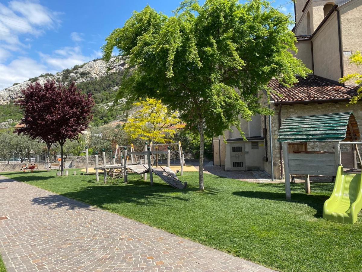 Appartamenti Le Tre Rose Torbole Sul Garda Bagian luar foto
