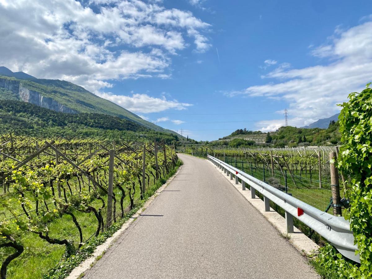 Appartamenti Le Tre Rose Torbole Sul Garda Bagian luar foto